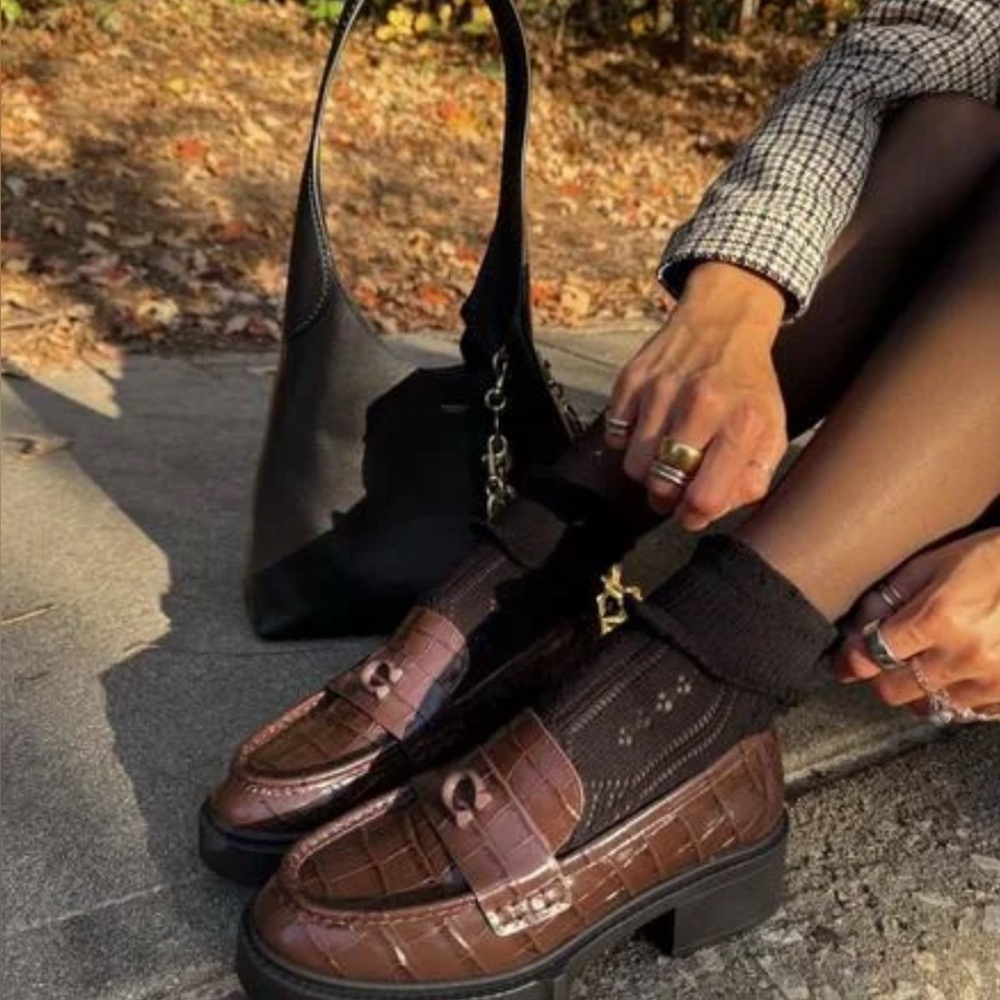 NWOT Coach Leah Loafers in Maple
